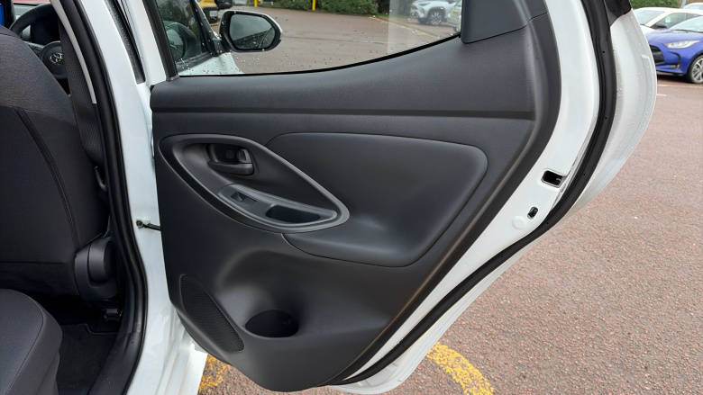 Toyota Yaris 1.5 Hybrid Design 5dr CVT Hybrid Hatchback